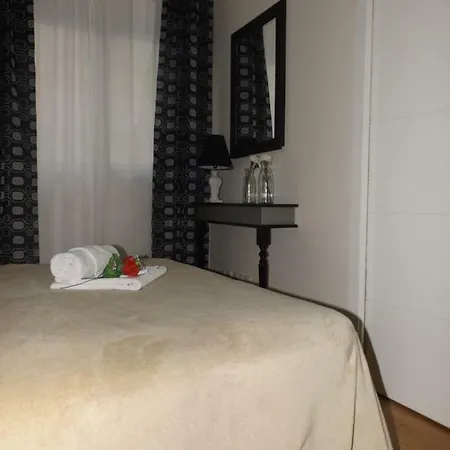 Apartment Centro 17 *